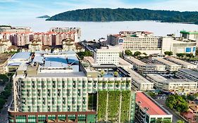 Hilton Kota Kinabalu 5*